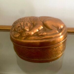 Decorative Lion Tin